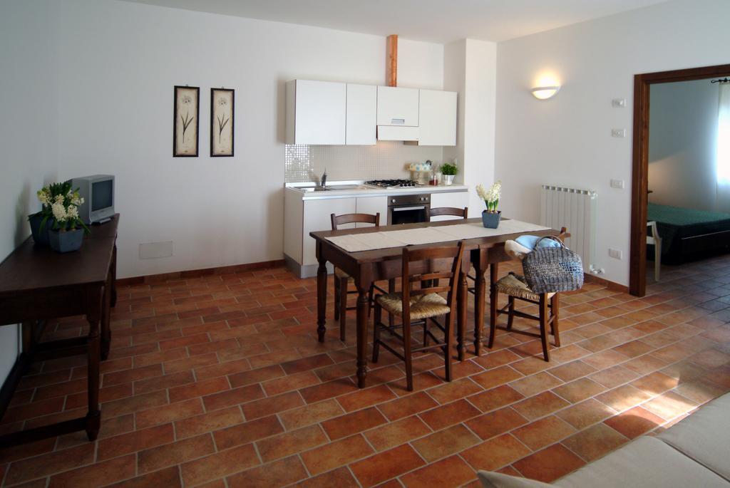 Agriturismo Casale Le Selvette Ripa エクステリア 写真